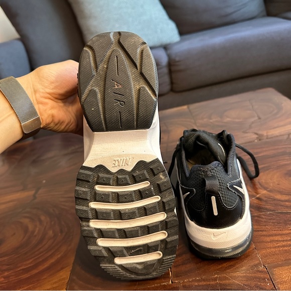 Nike shoes - Picture 3 of 6